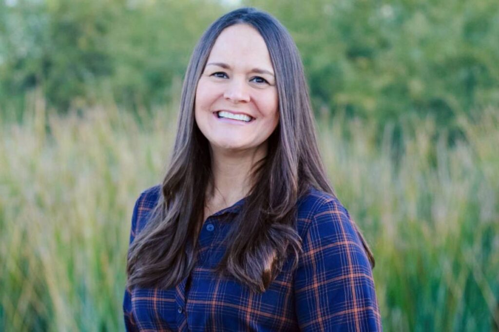 Jennifer Kirchen outdoor portrait